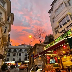 Oldmile Palace Ξενοδοχείο